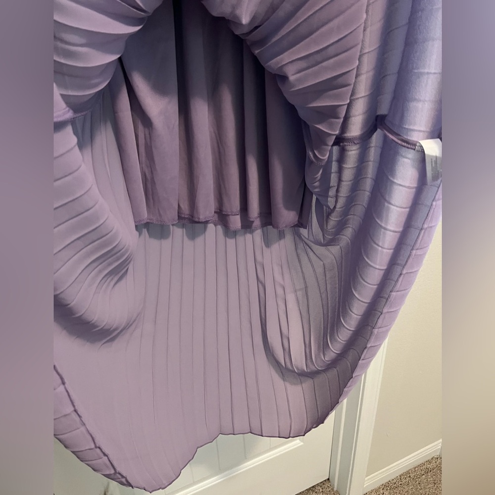 NWT Zuiki Italian Lilac Pleated Midi Dress | S/M | Elegant V-Neck Fit & Flare - Picture 4 of 8
